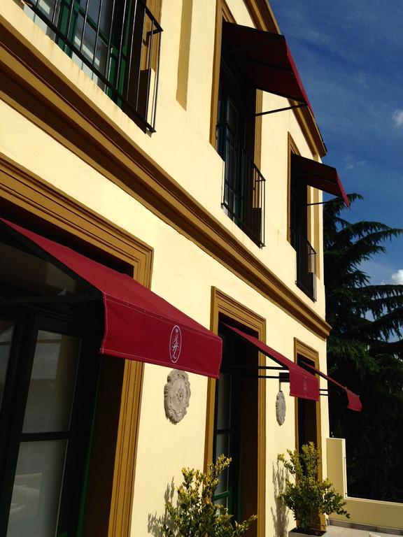 Real Hotel Lujan Екстер'єр фото