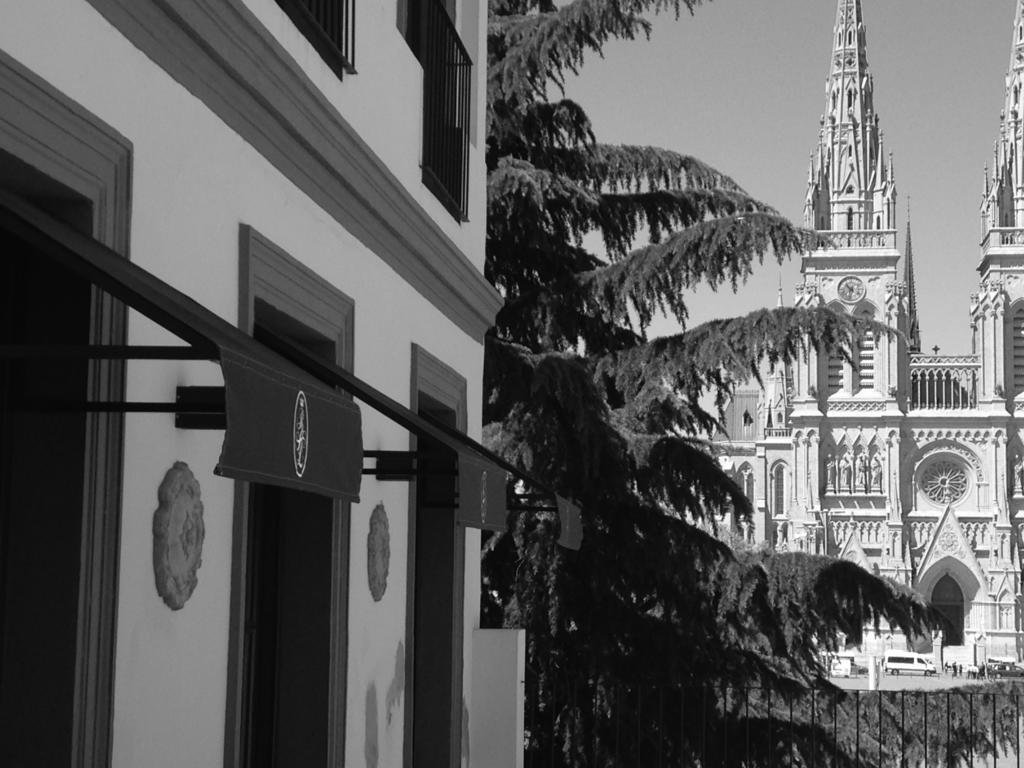Real Hotel Lujan Екстер'єр фото