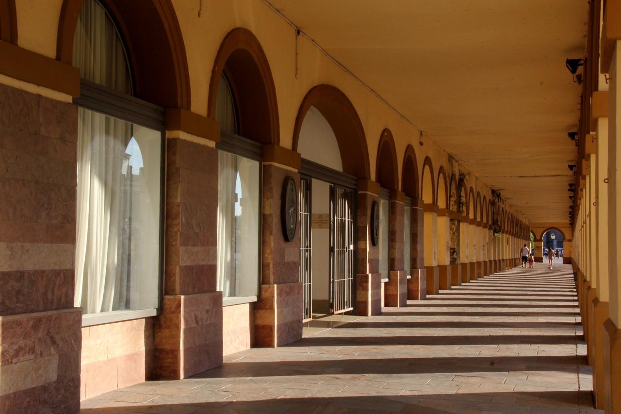 Real Hotel Lujan Екстер'єр фото