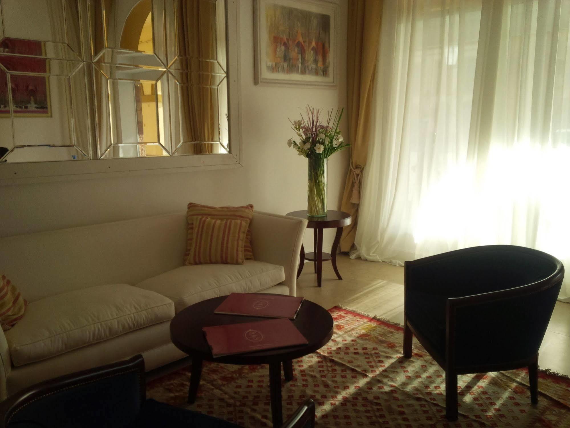 Real Hotel Lujan Екстер'єр фото